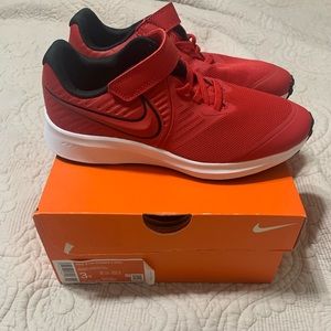 NEW in box Nike Star Runner 2.0